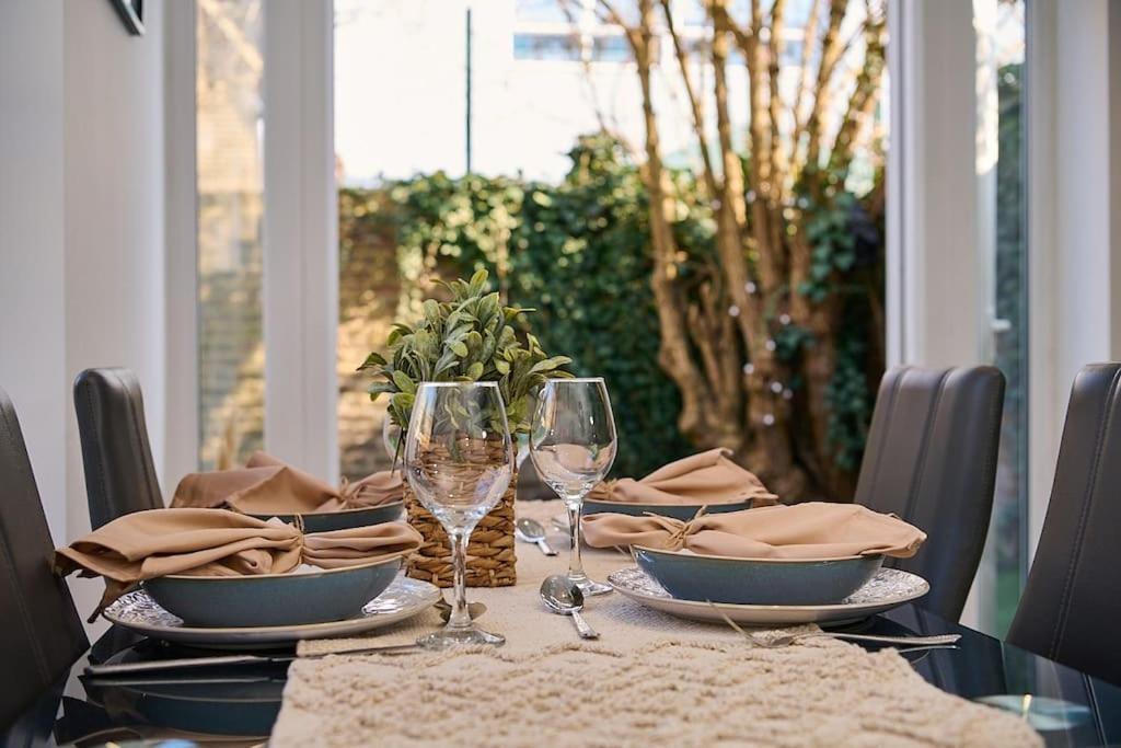 Fabulous 3 Bed Nw London Apartment With Private Garden Exterior photo